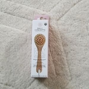 Daily Concepts Daily Facial Dry Brush - Gentle